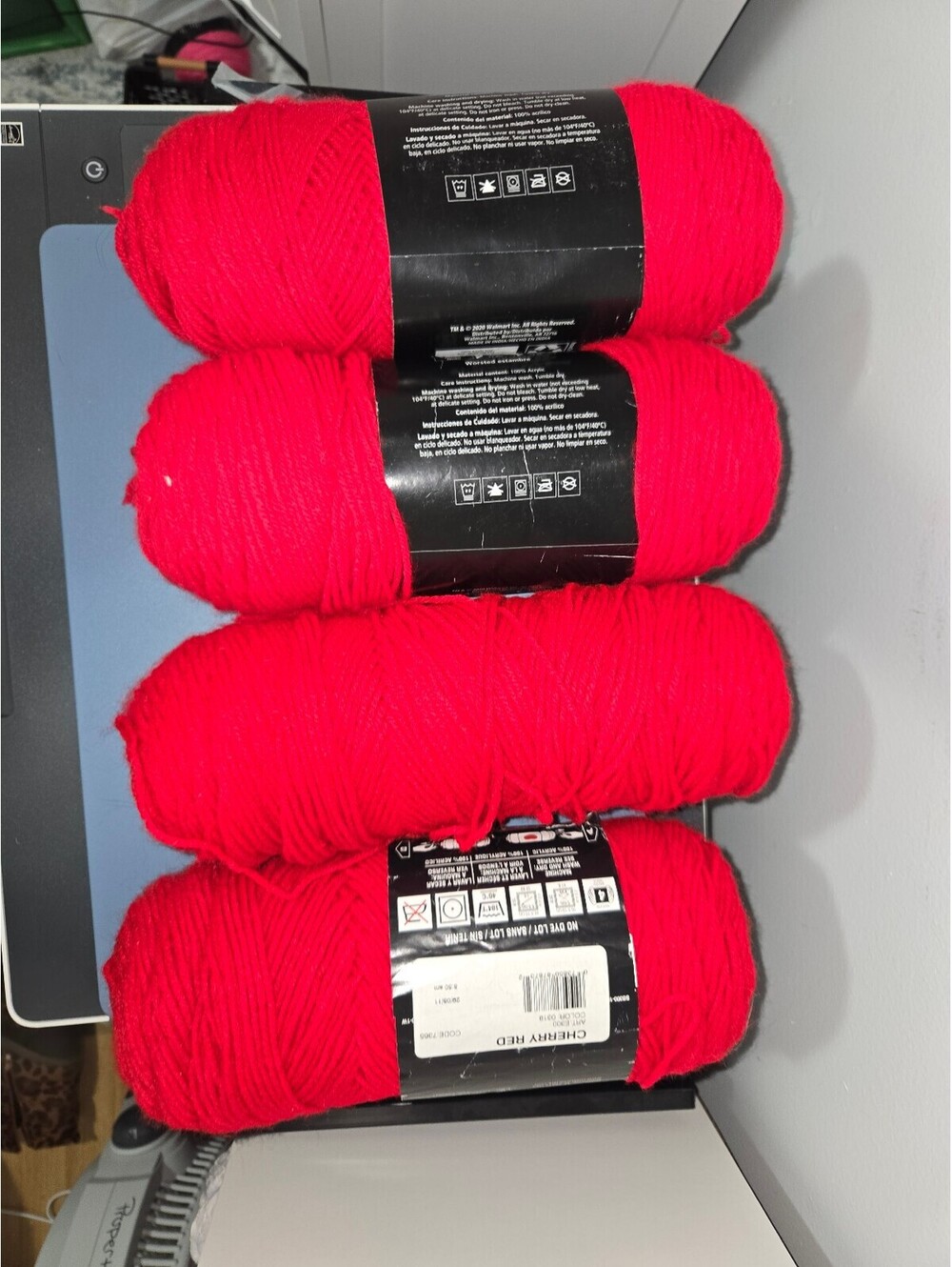 Lot of 4 Red Acrylic Yarn Skeins - Includes Red Heart Super Saver and Mainstays - Picture 2 of 2